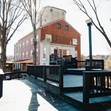 Farmville Modern Loft Exterior photo